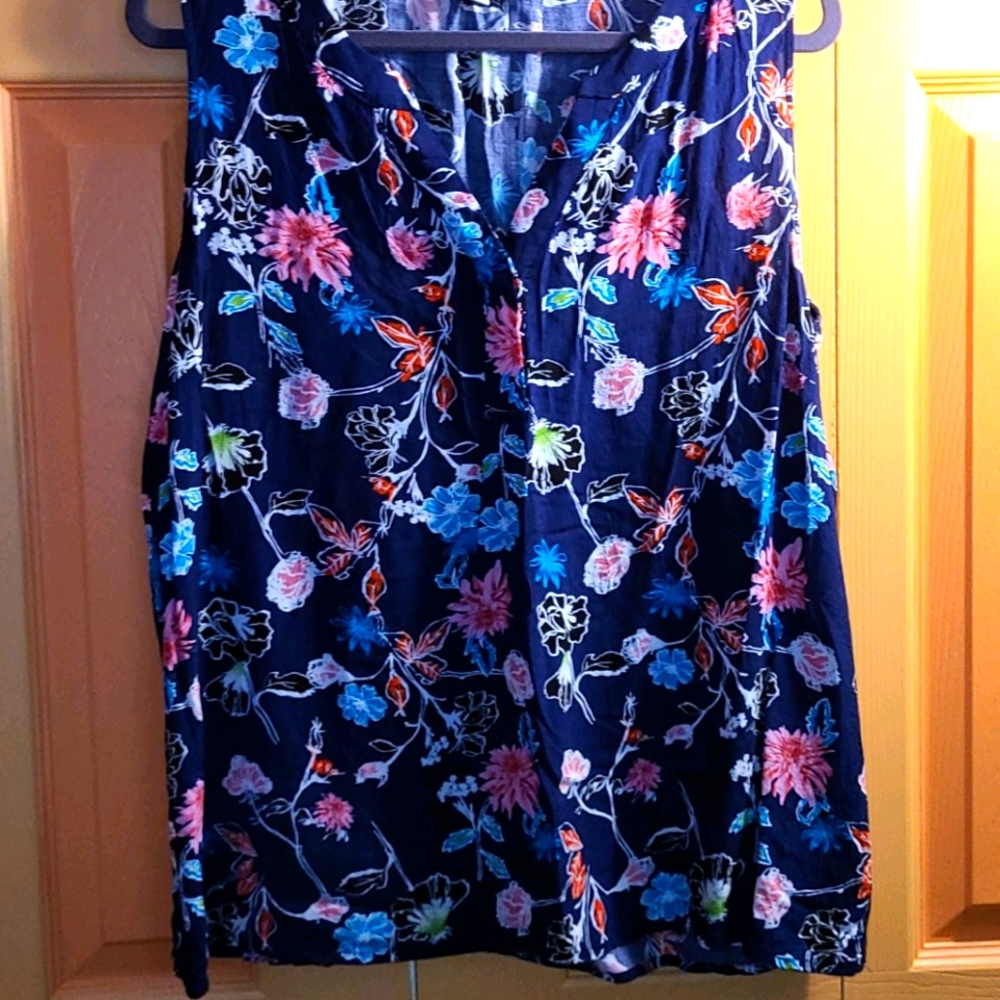 Sleeveless blouse